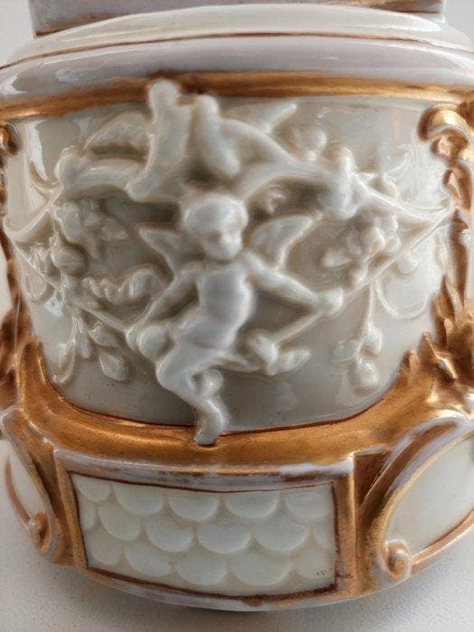 Vase à parfum - Porcelaine à la cendre dos, Antiek en Kunst, Antiek | Glaswerk en Kristal