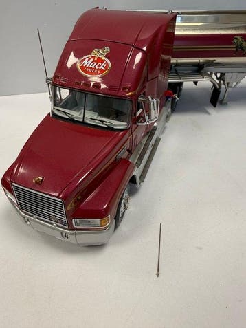 Franklin Mint 1:32 - Voiture miniature (2) - Mack Elite with, Nieuw