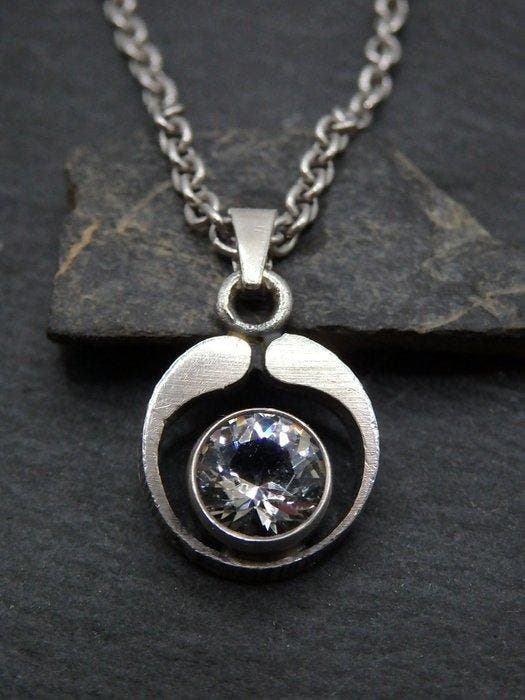 Zonder minimumprijs - Karl Laine - Hanger Zilver Quartz -, Handtassen en Accessoires, Antieke sieraden