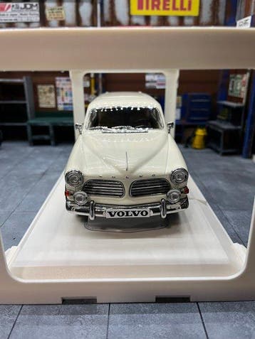 Norev 1:18 - Modelauto - Volvo Amazon Break 1968