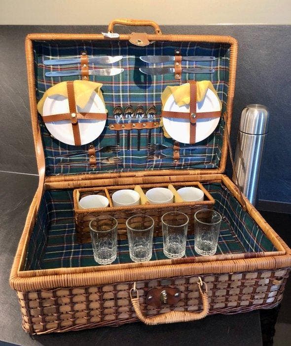 Picknickmand - nostalgische engelse picknickmand met inhoud, Antiek en Kunst, Curiosa en Brocante