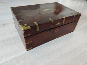 Cercueil - Bois, Laiton doré - Coffret décriture antique