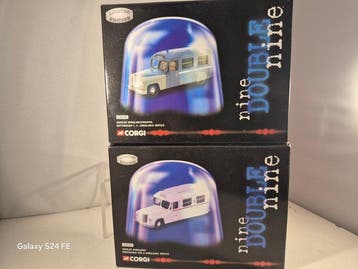 Corgi 1:50 - Modelauto (2) - Daimler Ambulance / Hooper - 2x