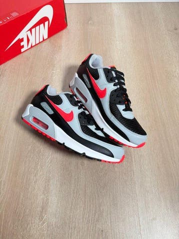 Nike - Air Max - Sneakers - Maat: EU 38.5 - Nieuw met tags