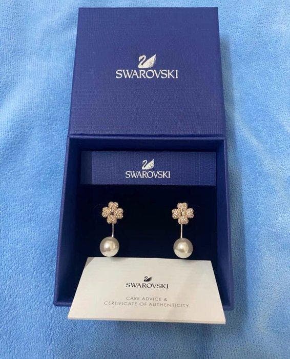 Swarovski - Beeldje - Swarovski Flower Pearl Drop Earrings, Antiek en Kunst, Curiosa en Brocante