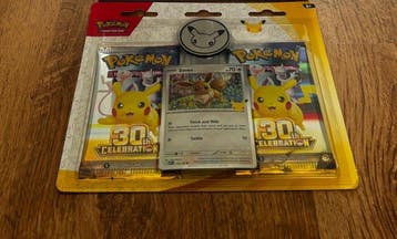 Pokémon - 1 Blisterverpakking - 30th Celebration Eevee, Hobby en Vrije tijd, Nieuw