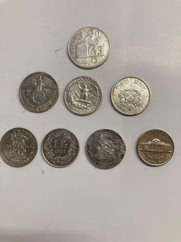 Wereld. Lot de huit monnaies en argent (Zonder minimumprijs)