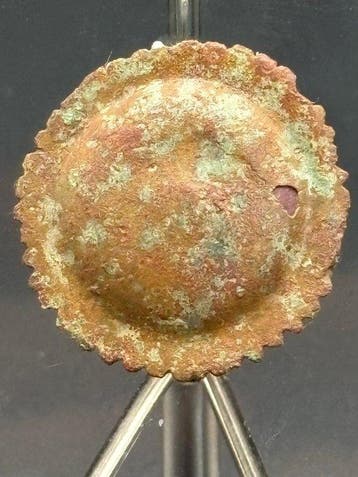 Romain antique, Empire Bronze Fibule discoïde à décoration