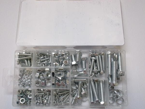 Veiling - Assortiment Bouten en Moeren verzinkt 240-delig M4, Doe-het-zelf en Bouw, IJzerwaren en Bevestigingsmiddelen
