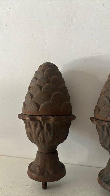 Decoratief ornament (2) - Frankrijk - Ananas postbekroning
