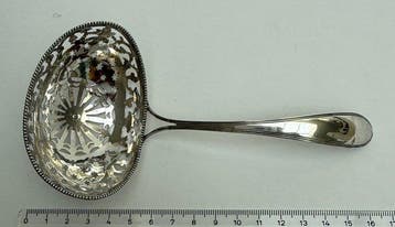 Strooier - .835 zilver - Suikerstrooilepel