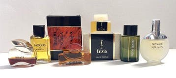Collection darticles de marque - Miniatures de parfum de