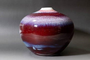 Koperrood geglazuurde vaas - Keramiek - Yasuaki Maeda (,
