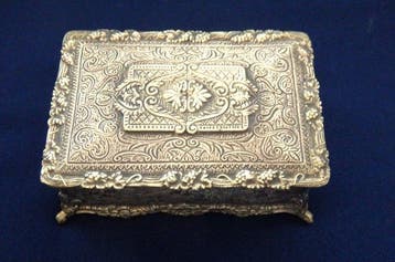 Fraaie bronzen Antieke Sieraden - Juwelendoos - Sieradendoos