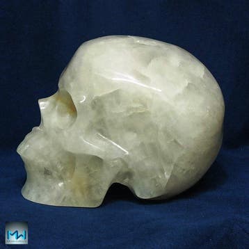 Menselijke schedel, met de hand uitgehouwen in kwarts