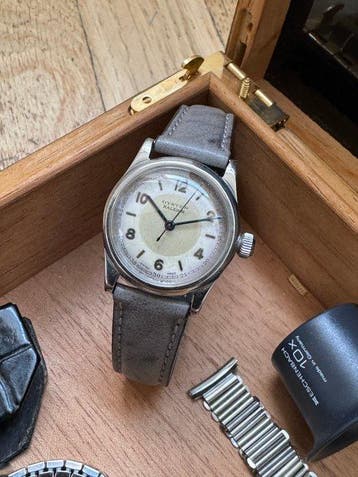 Rolex - Oyster Raleigh ivory Tropical Dial - 4220 - Unisex, Nieuw