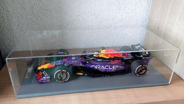 Spark 1:12 - Modelauto - Oracle Red Bull Racing RB19 Max, Nieuw