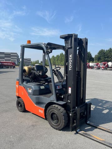 Toyota 02-8FGF18 Gaz - Triplex 4,70 m - 1 033 h, Chariot élévateur
