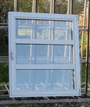 aluminium raam , chassis van 124 x 142  signaalgrijs, 75 tot 150 cm, Raamkozijn, Ophalen of Verzenden, Inclusief glas
