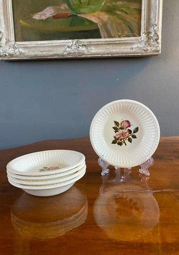 Wedgwood - Service de table pour le dîner (8) - Briar Rose -