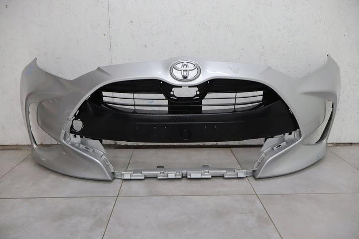voorbumper Toyota Yaris IV 4 52119-K0050, Auto-onderdelen, Carrosserie, Gebruikt, Verzenden