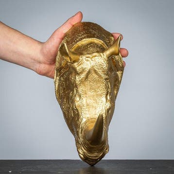 Figuur - Decoratieve witte neushoorn als muurhanger -