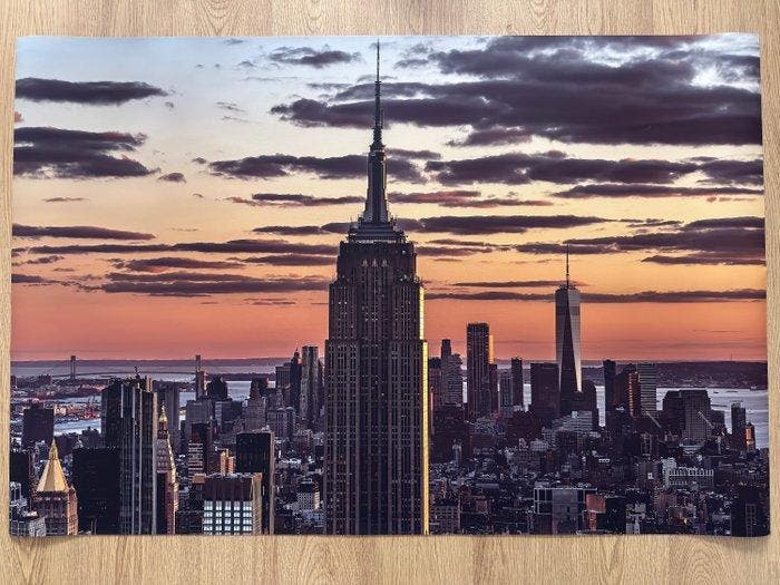 Viktoria Farkas - Empire at Dusk - Unframed Canvas, Antiquités & Art, Art | Objets design