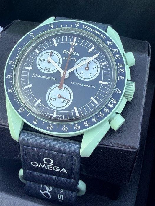 Omega x Swatch - MoonSwatch - Mission on Earth - Sans prix, Bijoux, Sacs & Beauté, Montres | Hommes