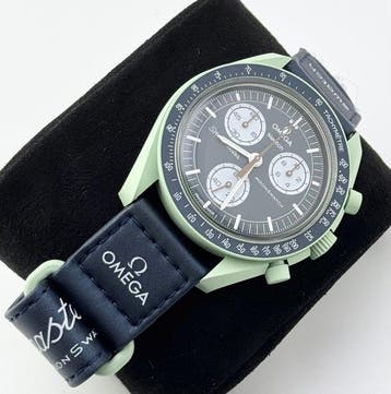 Omega x Swatch - MoonSwatch - Mission on Earth - Sans prix, Handtassen en Accessoires, Nieuw