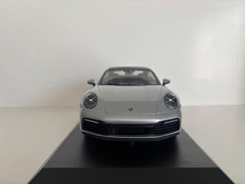 Minichamps 1:18 - Coupé miniature - Porsche 911 (992)