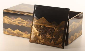 Fine Japanese Gold Maki-e Three-Tier Jbako - Turtles Amid