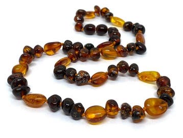 Collier statement en ambre balte artisanal – Cognac, miel et