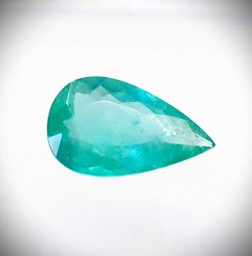 Smaragd - 3.89 ct - Antwerp Laboratory for Gemstone Testing