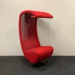 akoestische belstoel met glazen zijwanden en elektra punt,