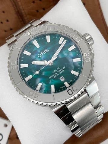 Oris - Aquis Date X Bracenet Automatic - Sans prix de