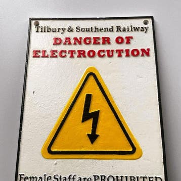 Plaque - Railway sign - Danger of Electrocution - Gietijzer, Nieuw
