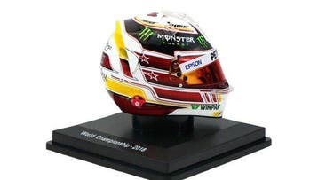 Spark 1:5 - Modelauto - Lewis Hamilton 2018 World Champion
