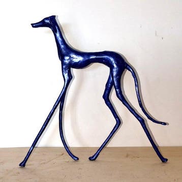 Abdoulaye Derme - sculptuur, Lévrier stylisé en bronze - 35