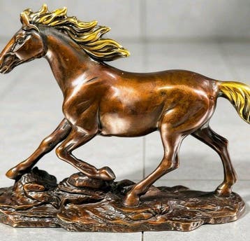 Beeld, A galloping bronze steed 21cm - 14 cm - Brons