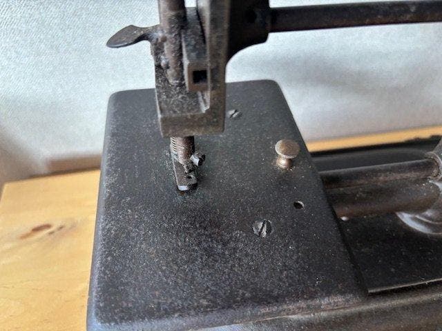 Guhl & Harbeck Naaimachine - Original Express - Gietijzer -, Antiek en Kunst, Kunst | Designobjecten