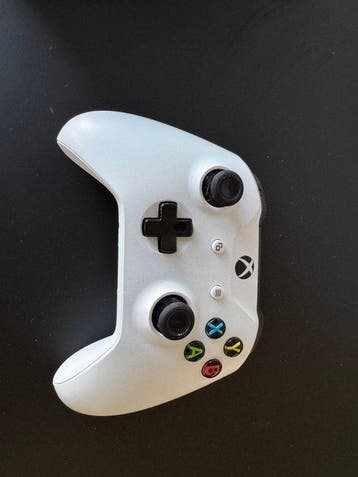 Microsoft - Xbox One - Xbox One S 1TB - Spelcomputer - In