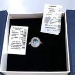 Wereld. Collection of coins, banknotes and stamps and more