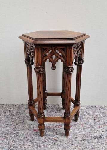 Neogotische Sokkeltafel - Piëdestal - Hexagoon - Bijzettafel