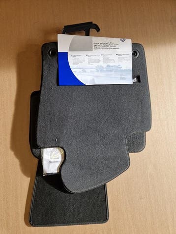 Mattenset VW Passat 3C1 B6 B7 CC voetmatten Origineel Nieuw, Verzenden