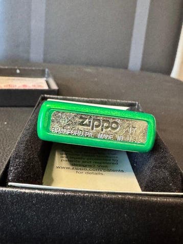 Zippo - Zonder minimumprijs - Aansteker - Messing, Emaille, Nieuw