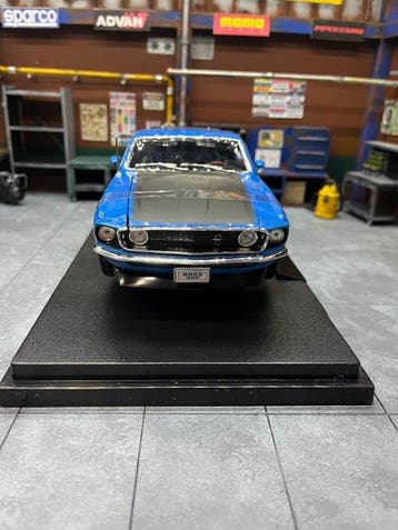 Welly 1:18 - Modelauto - Ford Mustang Boss 302 (1969), Nieuw