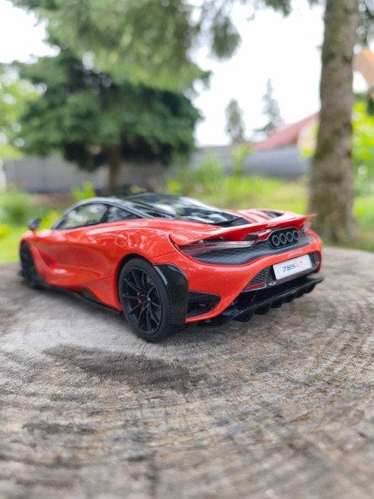 GT Spirit 1:18 - Modelauto - McLaren 765 LT Helios orange, Hobby en Vrije tijd, Modelauto's | 1:5 tot 1:12