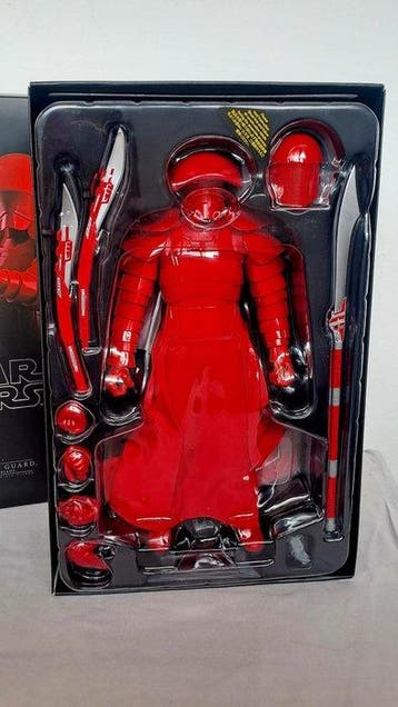 Hot Toys - Action figure MMS454. Praetorian guard with