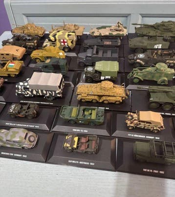 1:43 - Véhicule militaire miniature (40), Nieuw