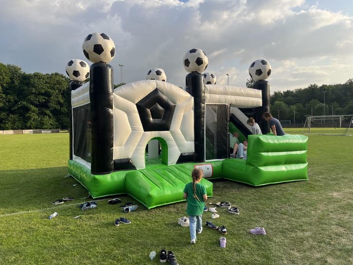 Sprinkastelen te koop, Kinderen en Baby's, Speelgoed | Buiten | Springkussens, Zo goed als nieuw, Ophalen of Verzenden